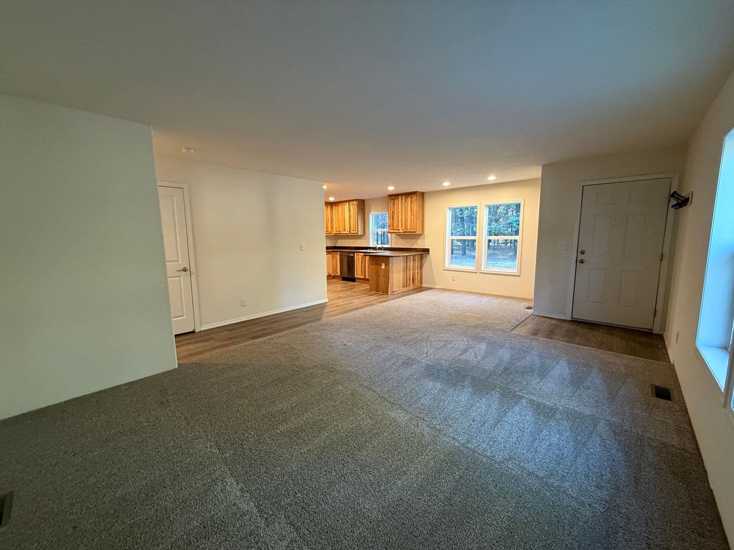 La Pine House: 53277 Big Timber Dr.