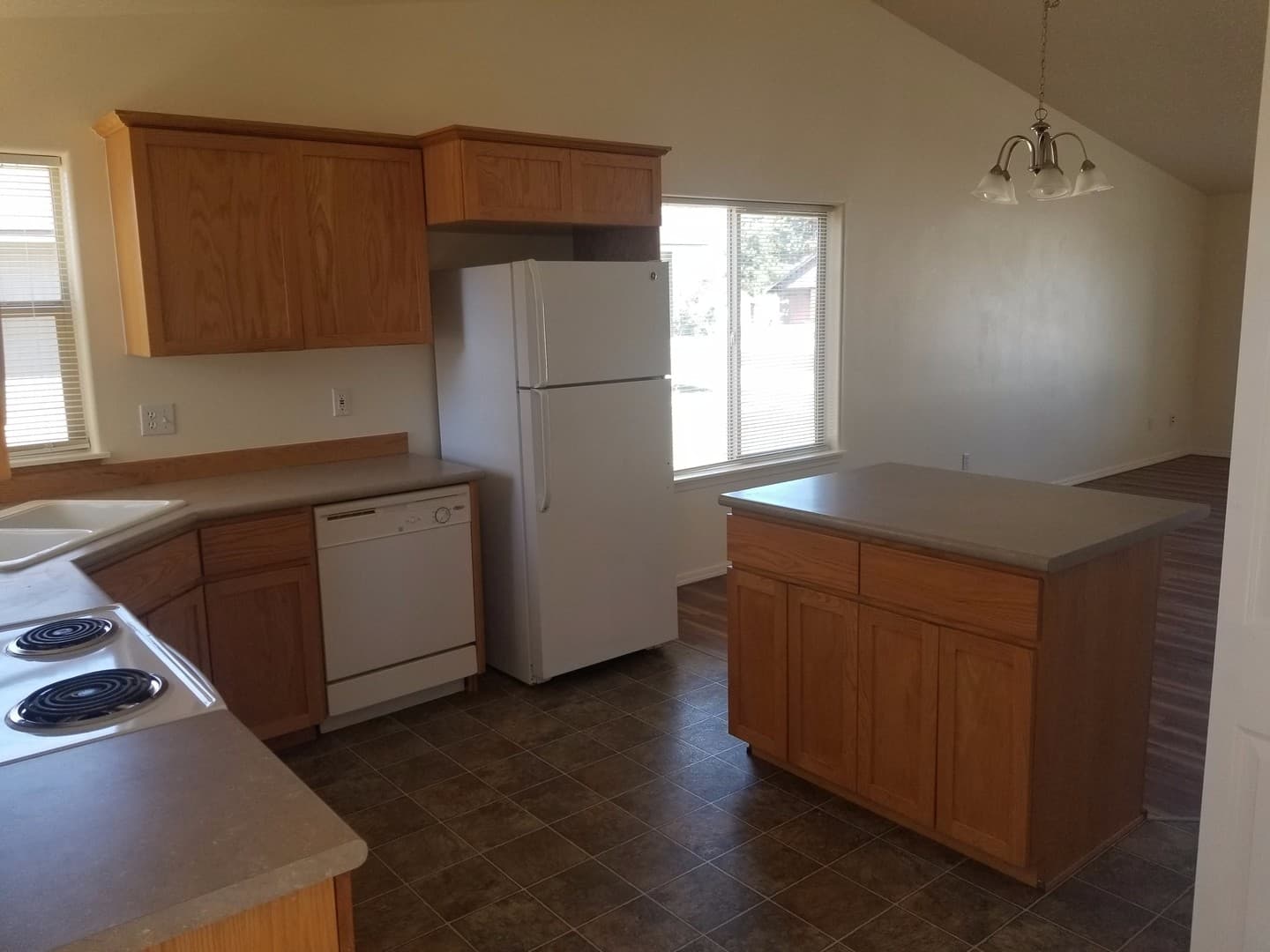 La Pine House: 16457 Cassidy