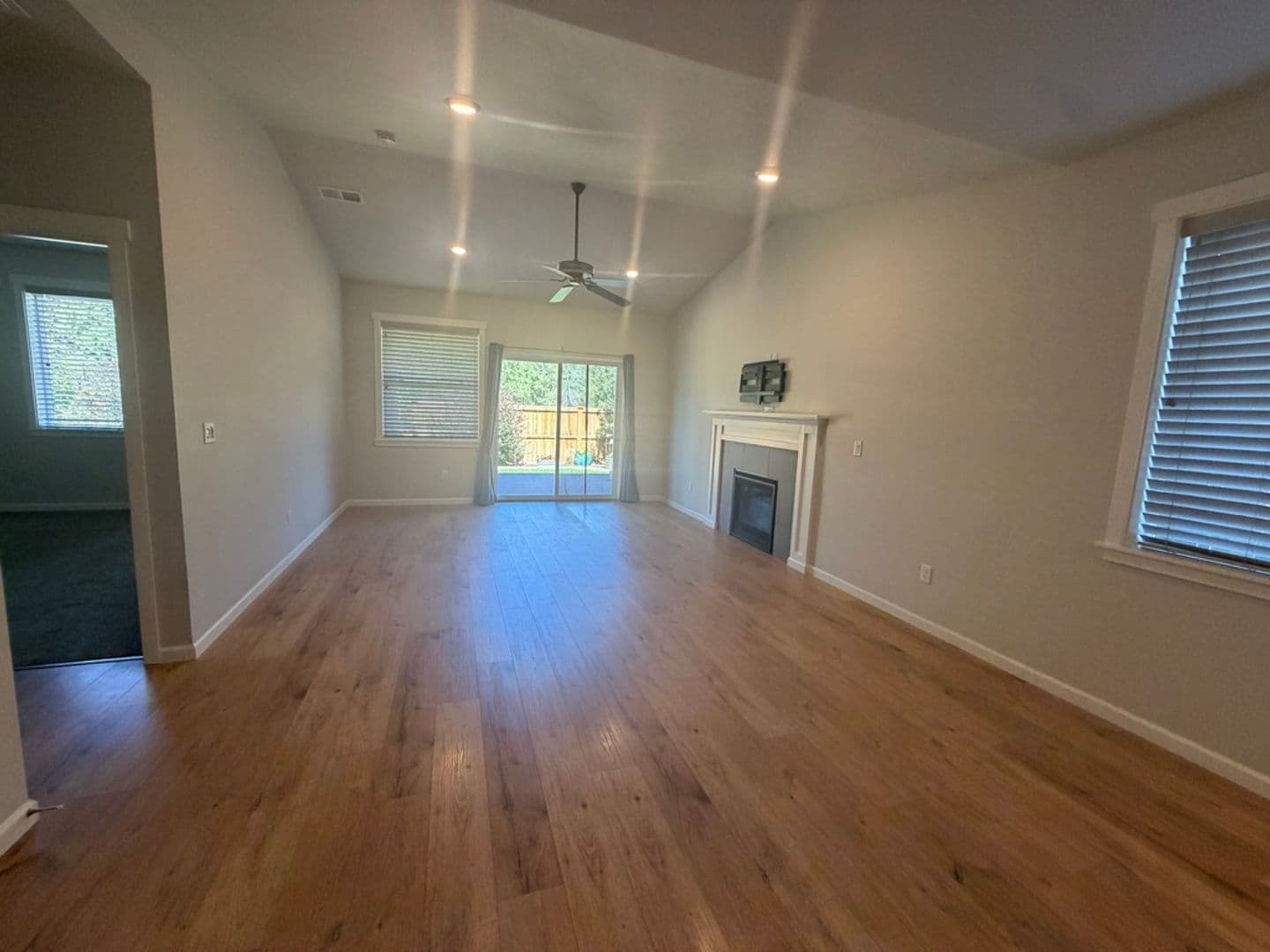 La Pine House: 16624 Pine Creek Dr.