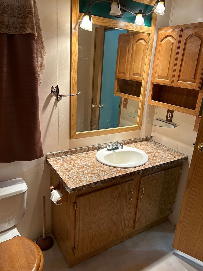 La Pine House: 52405 Antler Ln.