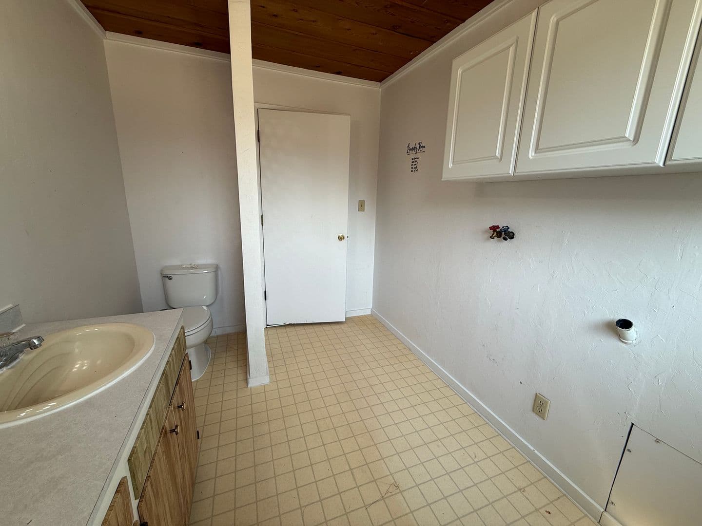 La Pine House: 149927 Midstate Rd