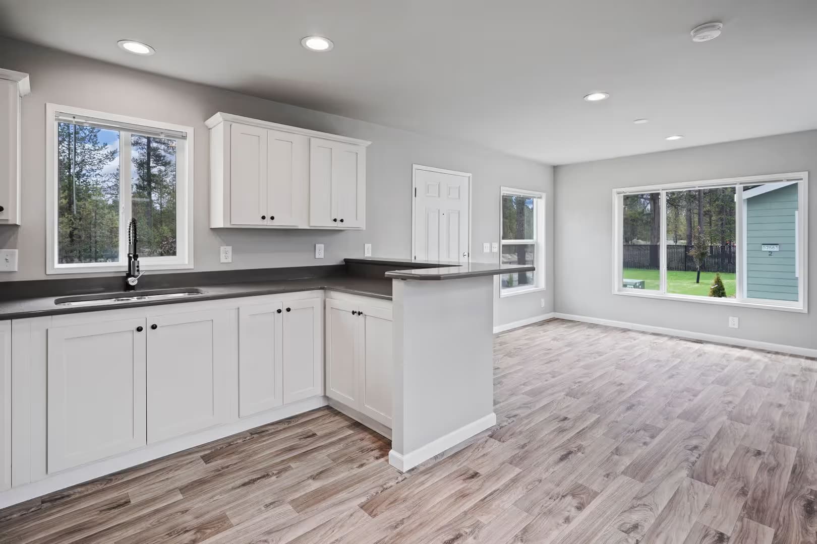 La Pine Apartment: 52663 Drafter Rd.