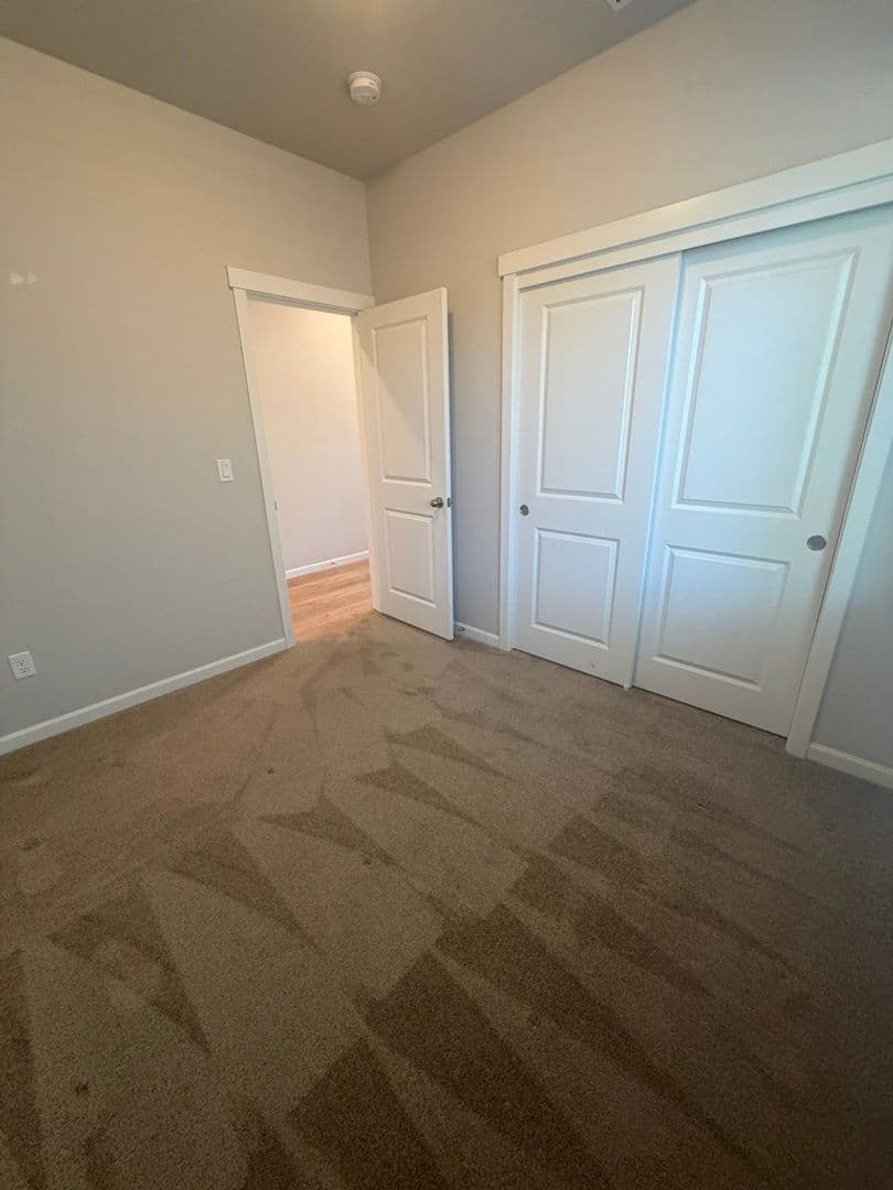 La Pine House: 16624 Pine Creek Dr.