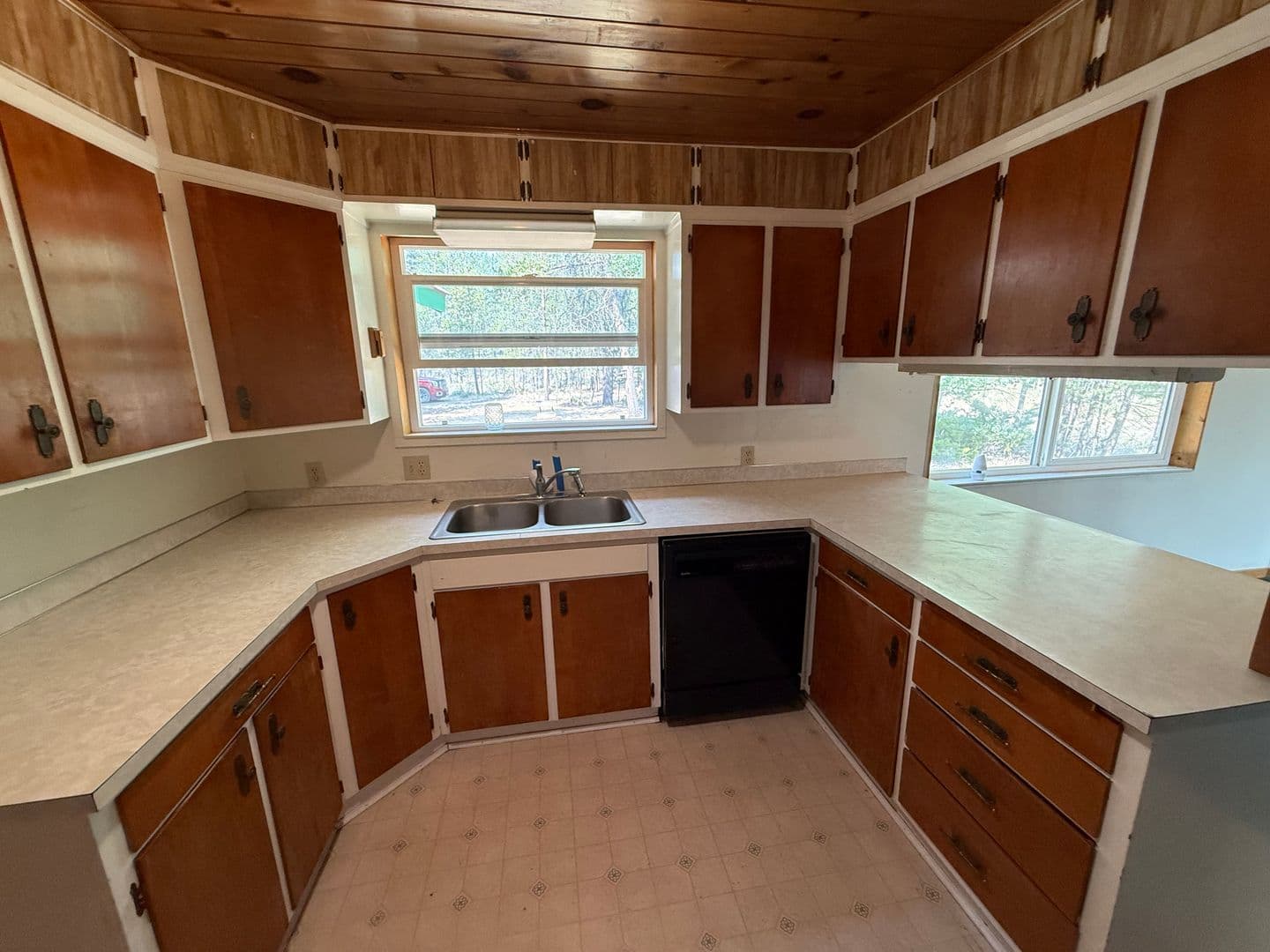La Pine House: 149927 Midstate Rd