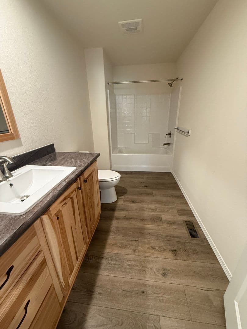 La Pine House: 53277 Big Timber Dr.