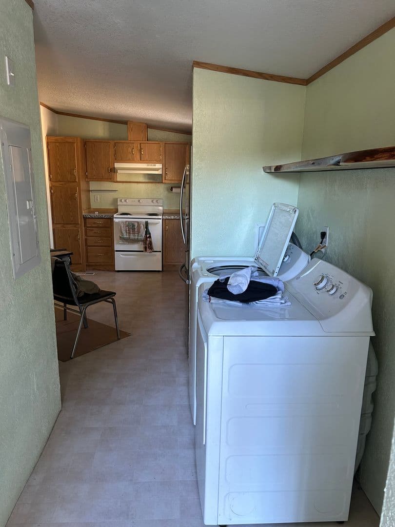 La Pine House: 52405 Antler Ln.