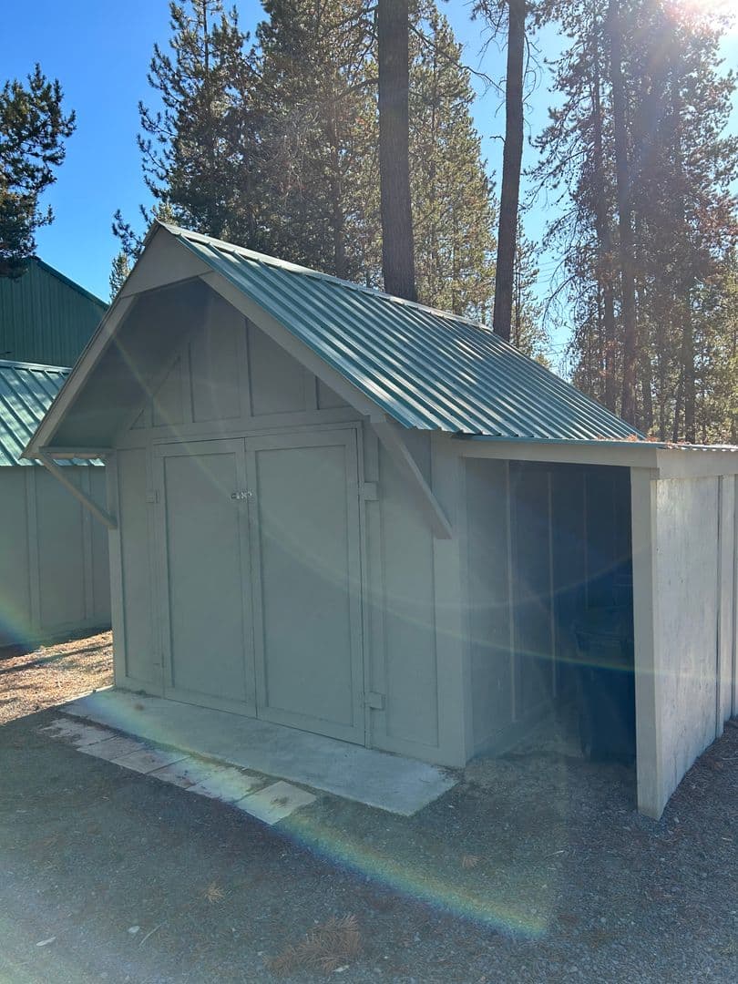 La Pine House: 52405 Antler Ln.