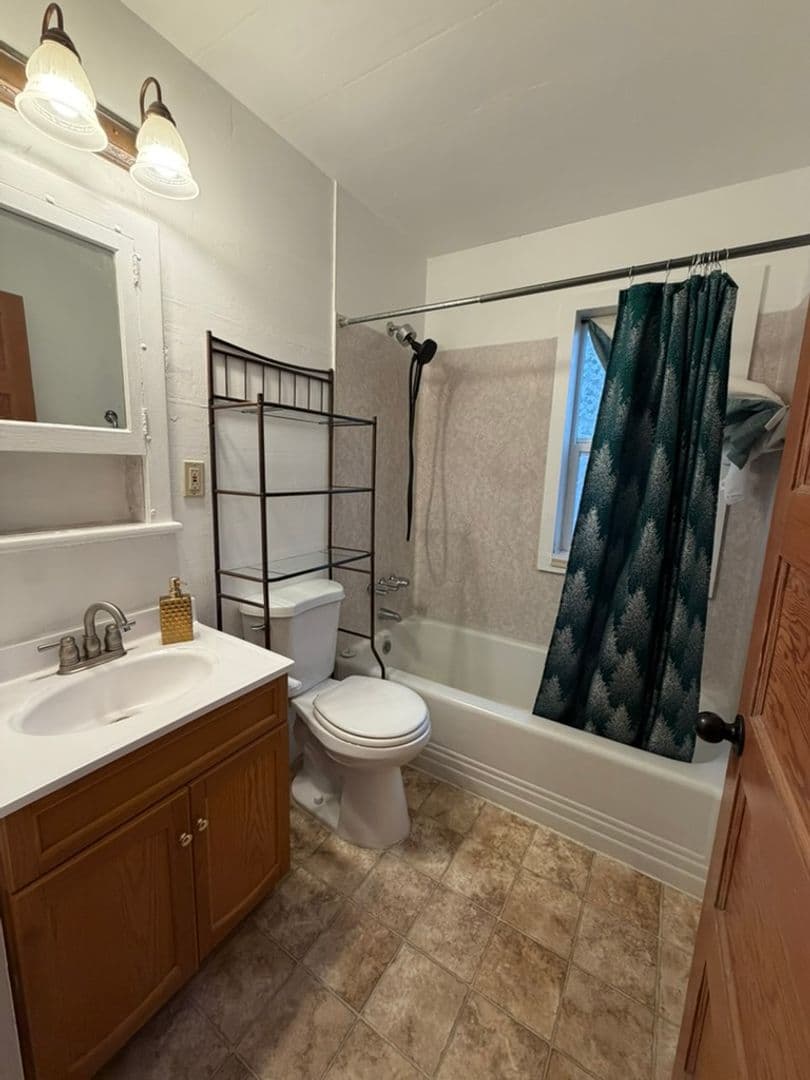 Gilchrist House: 138119 Manzanita