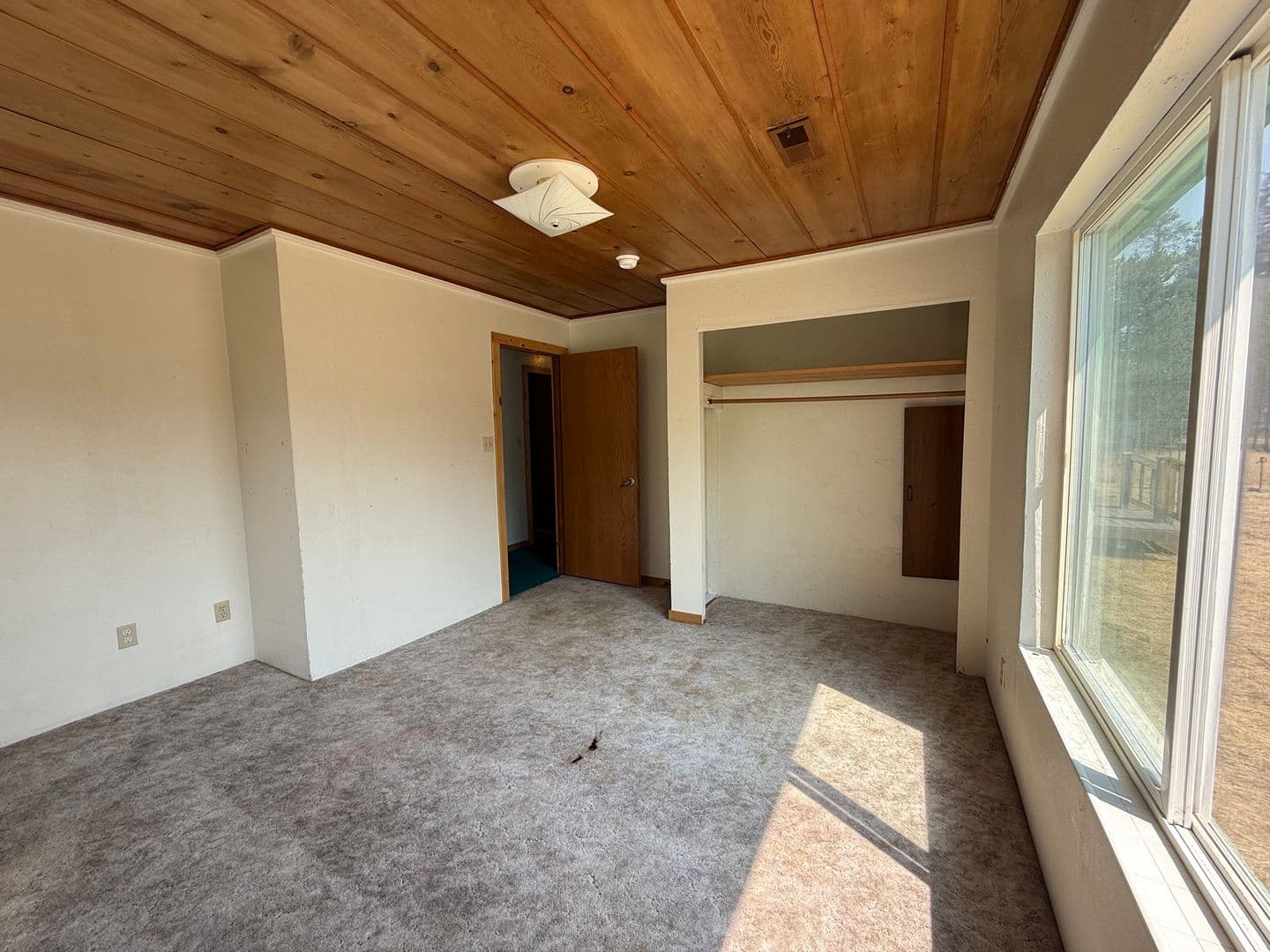 La Pine House: 149927 Midstate Rd