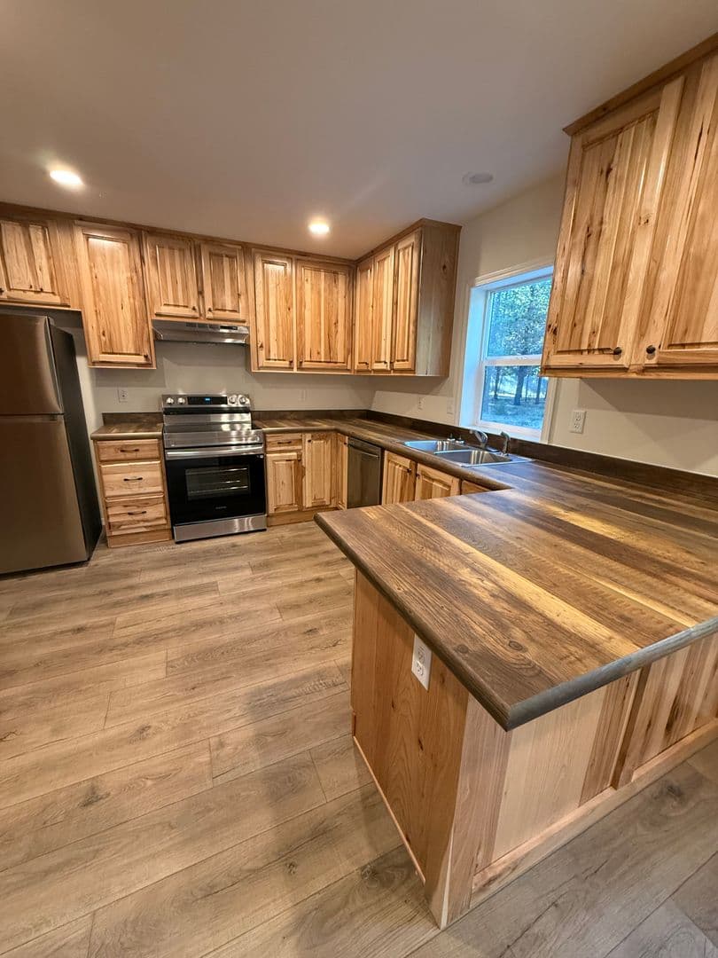 La Pine House: 53277 Big Timber Dr.