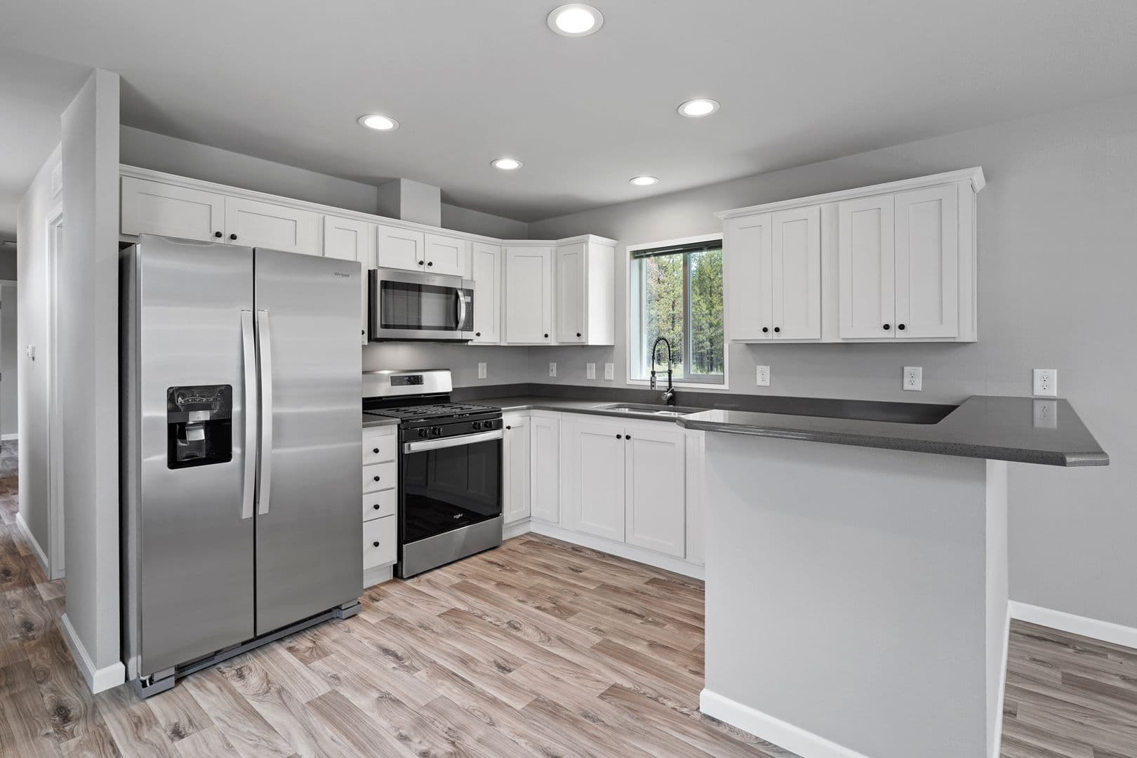 La Pine Apartment: 52663 Drafter Rd.