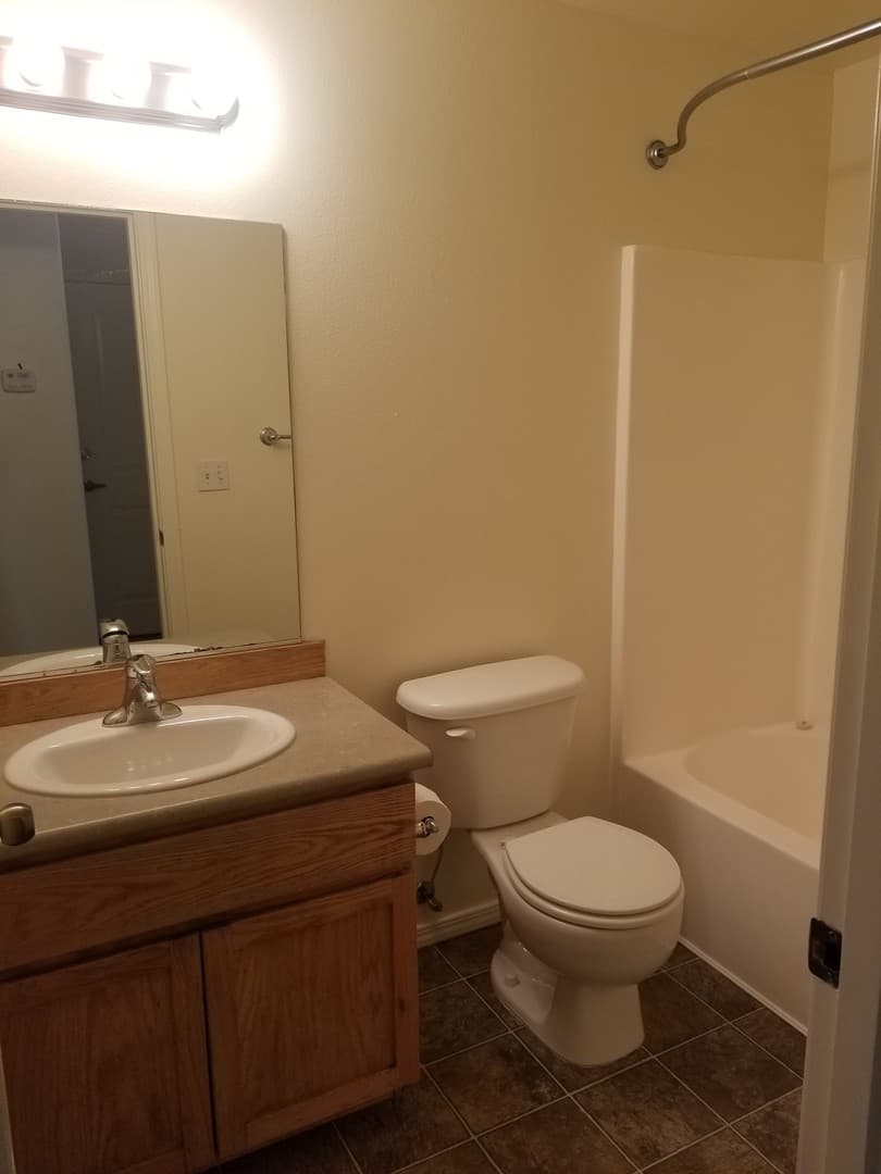 La Pine House: 16457 Cassidy