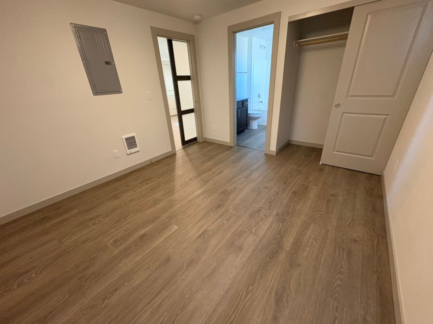 La Pine Apartment: 16488 Carter Ct.