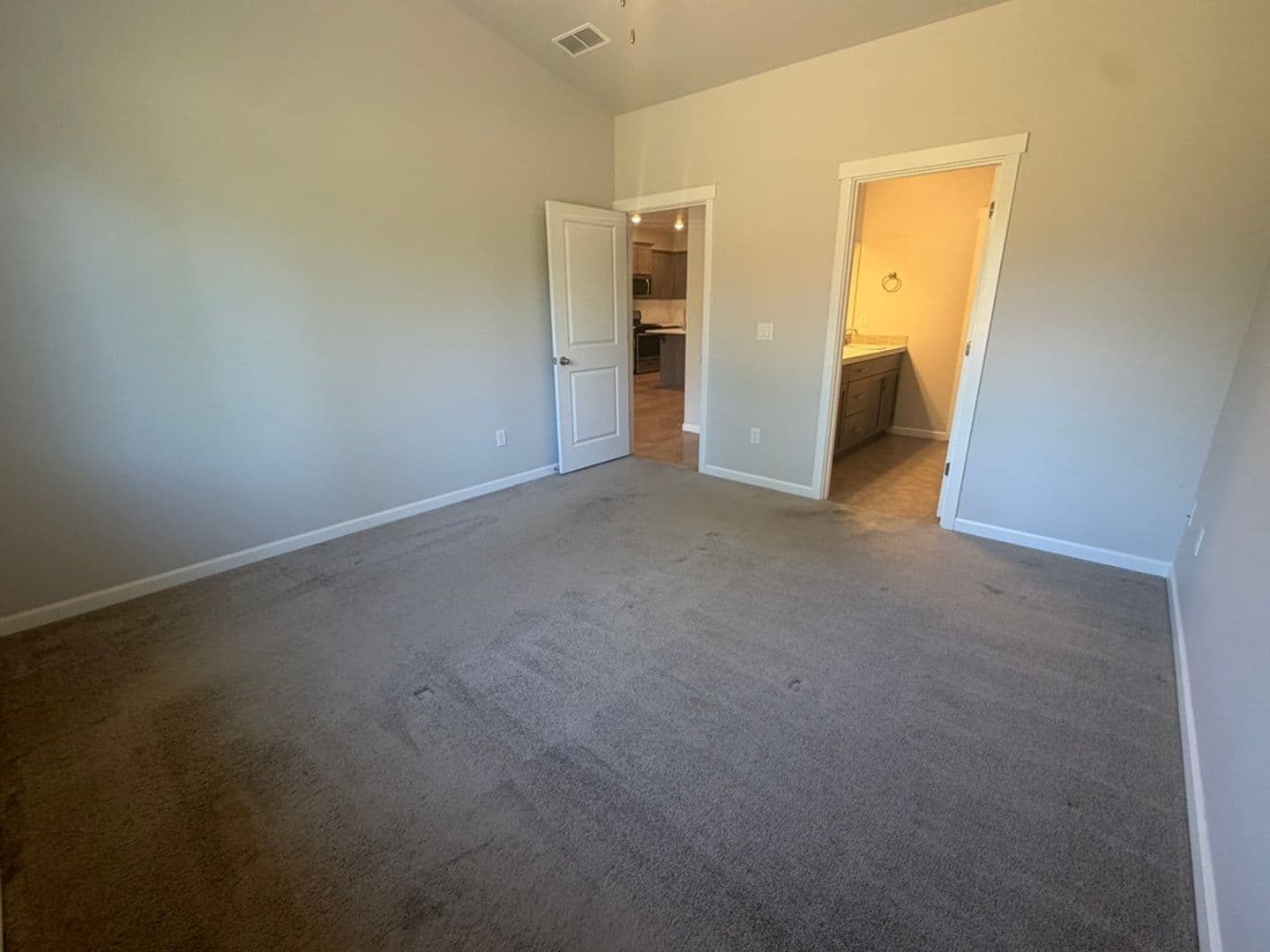 La Pine House: 16624 Pine Creek Dr.
