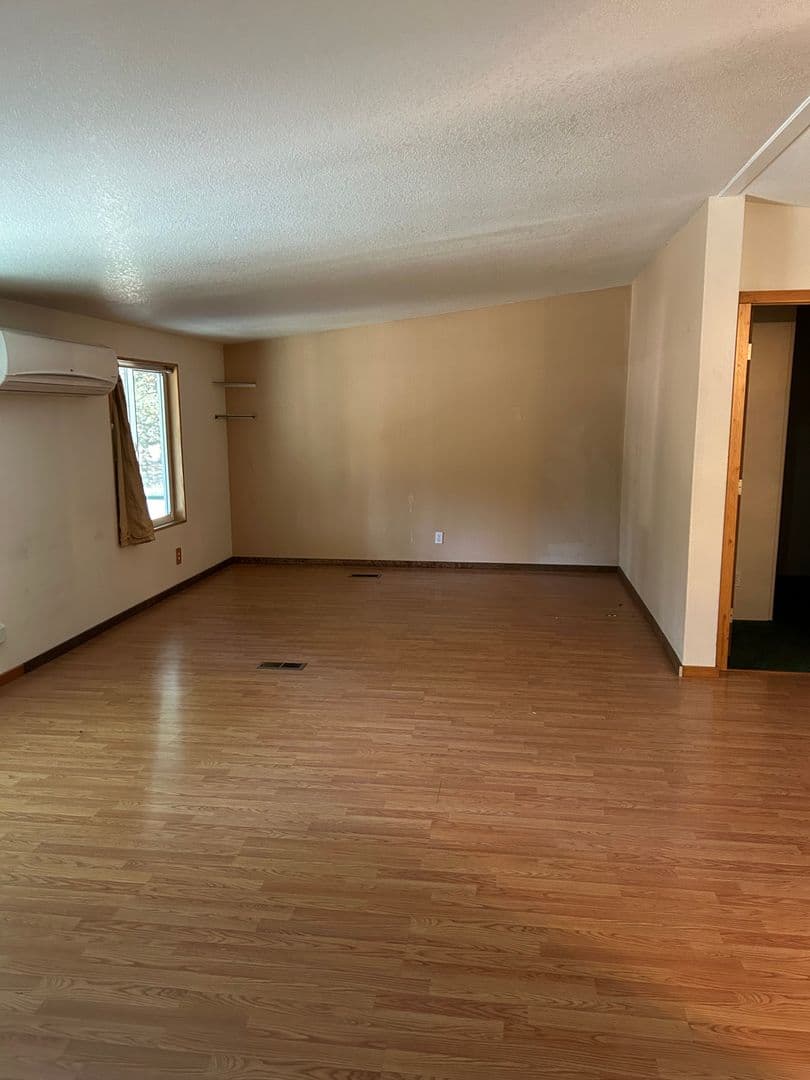 La Pine House: 52405 Antler Ln.