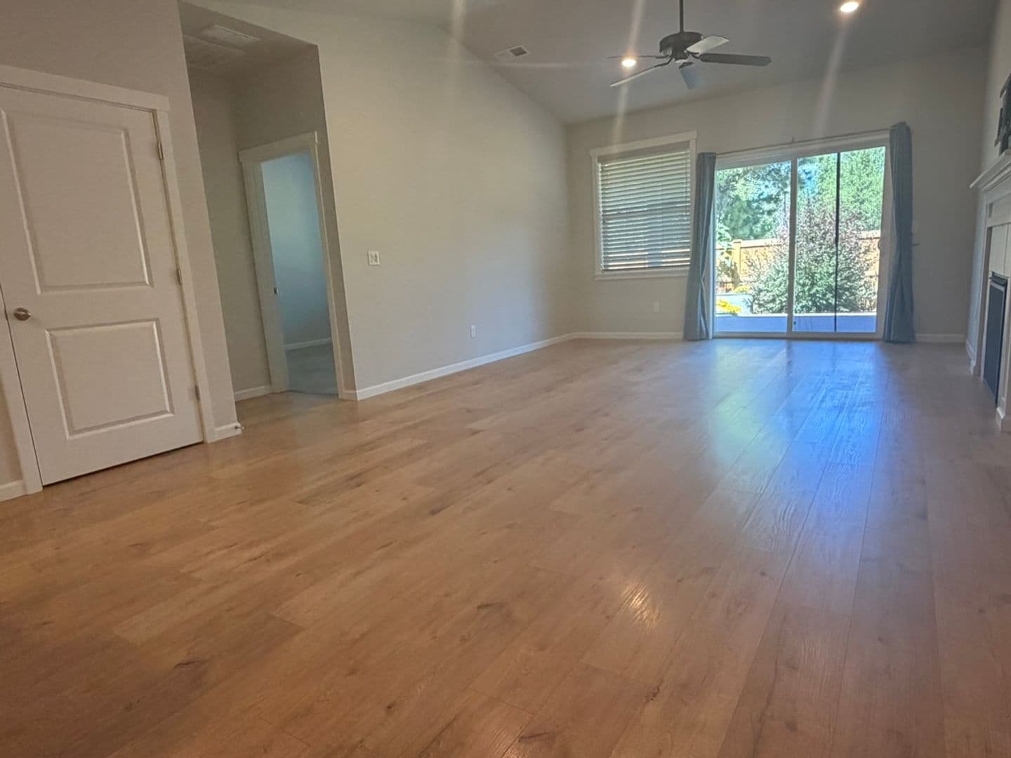 La Pine House: 16624 Pine Creek Dr.