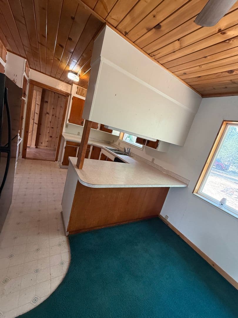 La Pine House: 149927 Midstate Rd