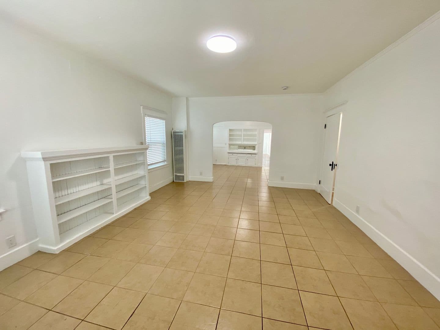 Los Angeles Apartment: 2919 Van Buren Place