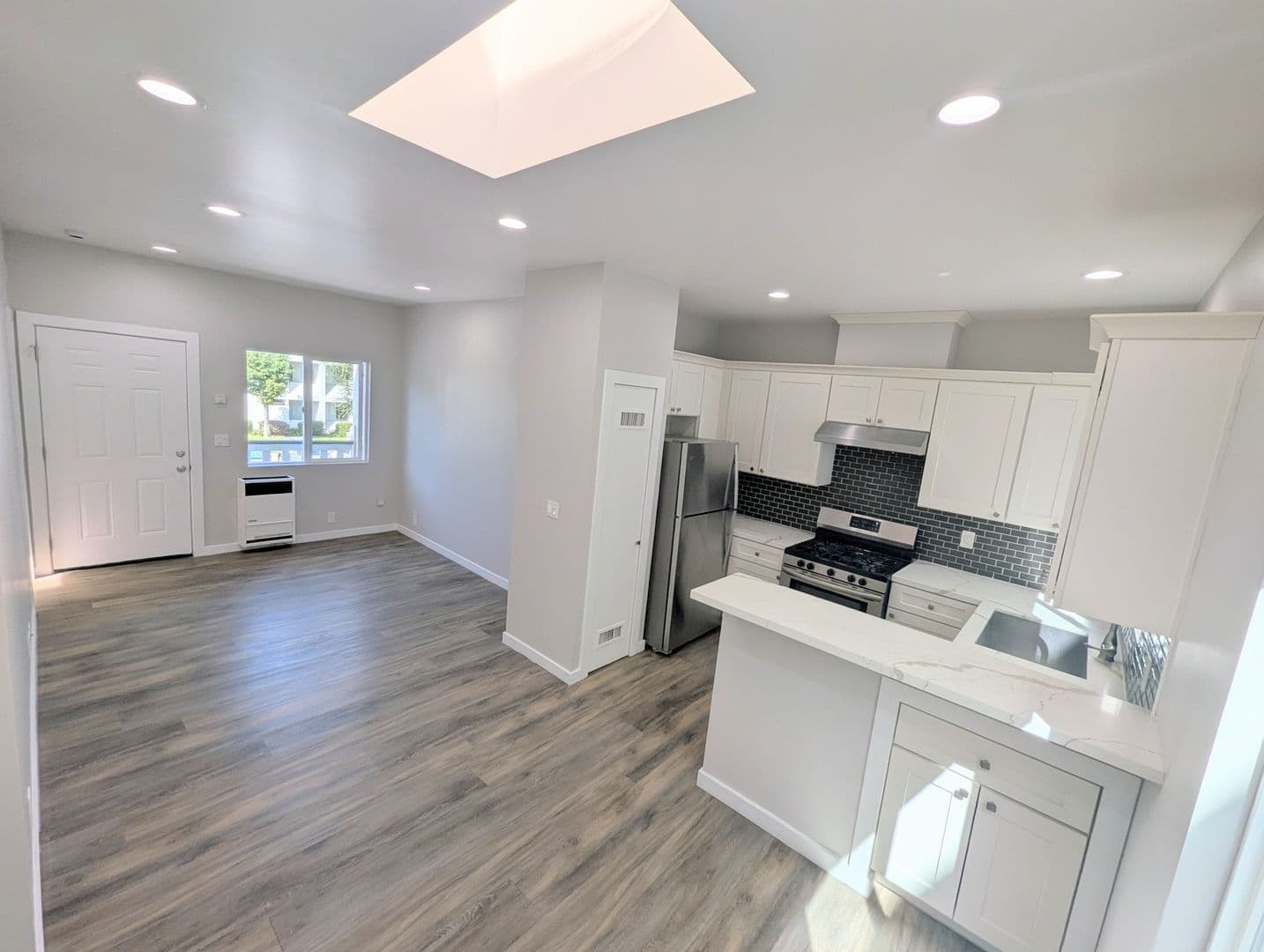 Los Angeles Apartment: 1517 W. 12th Place