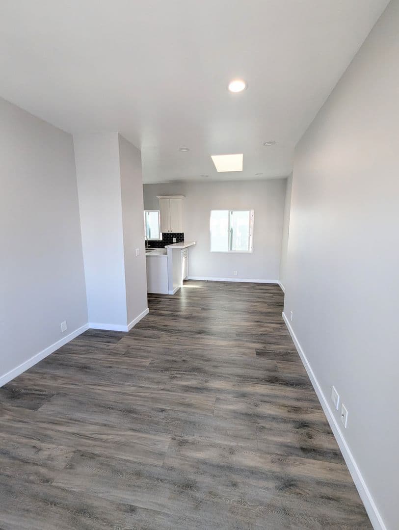 Los Angeles Apartment: 1517 W. 12th Place