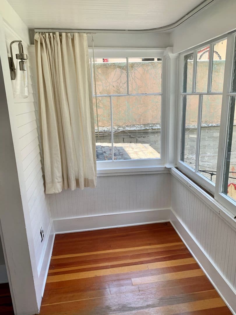 Venice Apartment: 205 Horizon Avenue