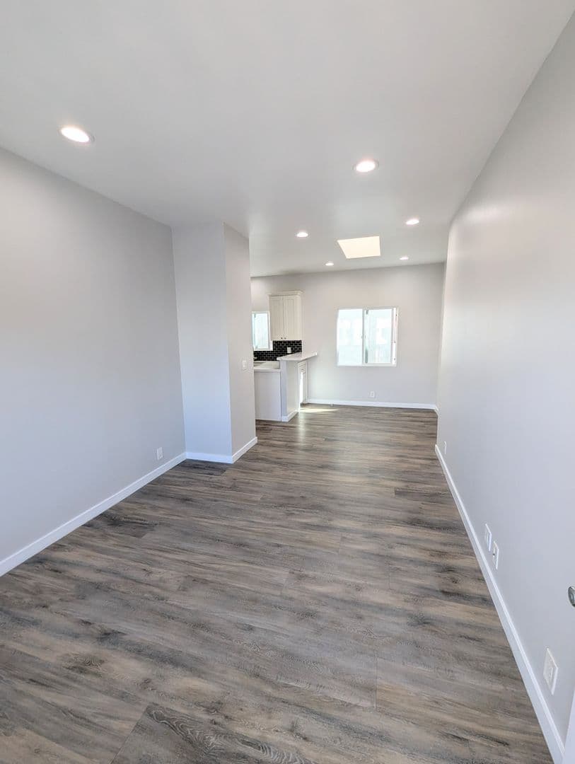 Los Angeles Apartment: 1517 W. 12th Place