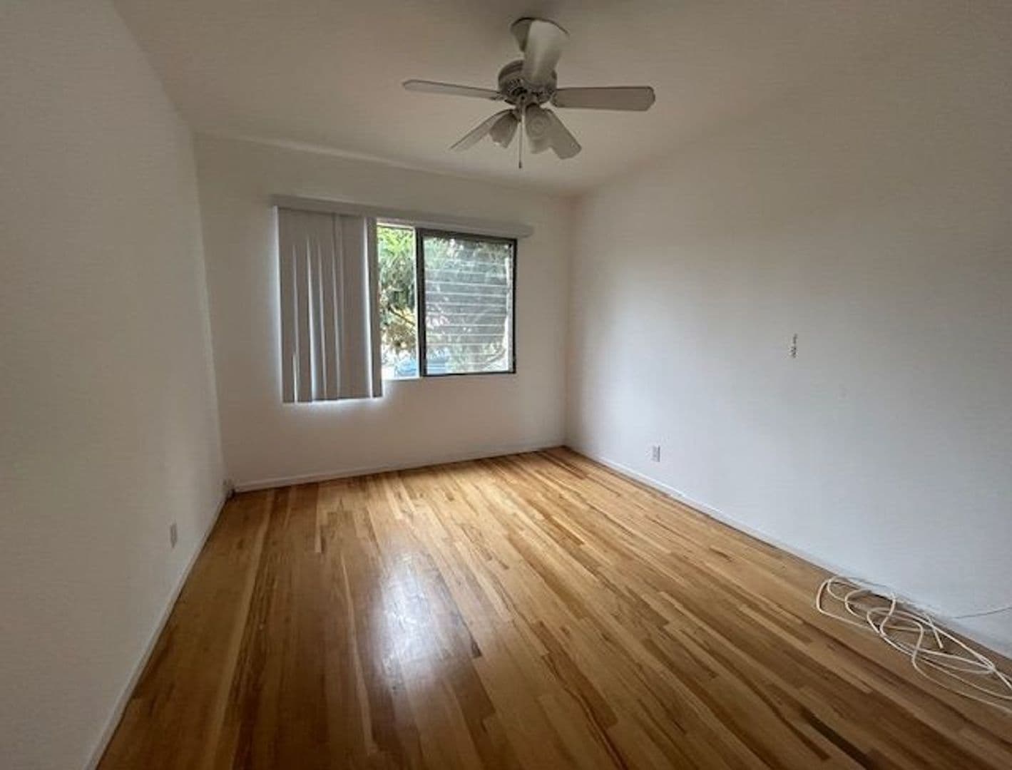 Santa Monica Apartment: 943 5th Street