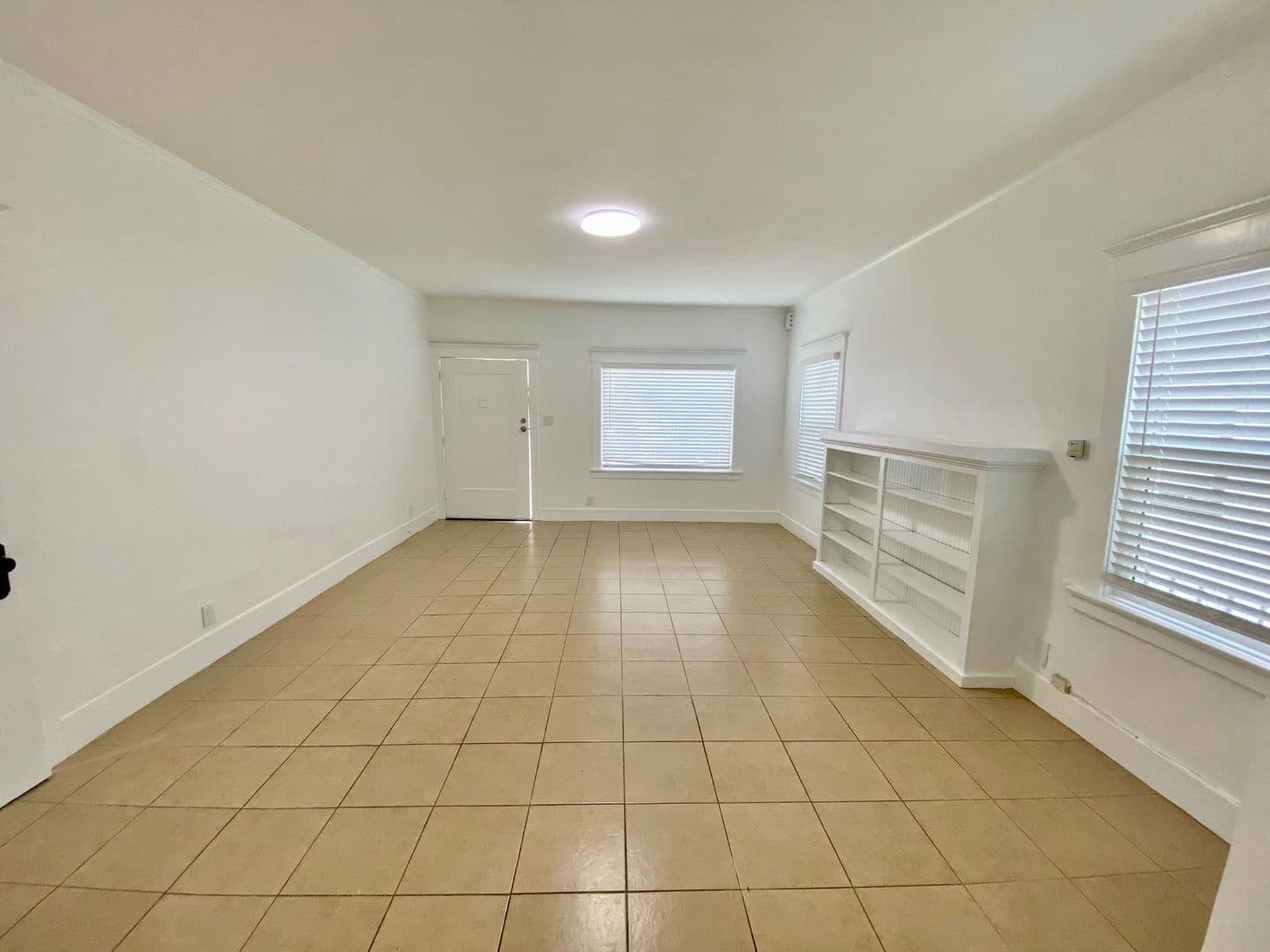 Los Angeles Apartment: 2919 Van Buren Place