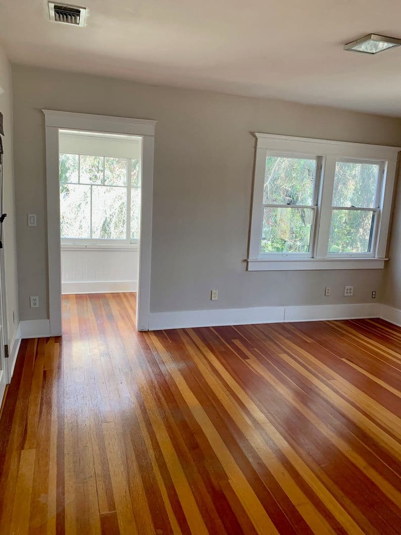 Venice Apartment: 205 Horizon Avenue