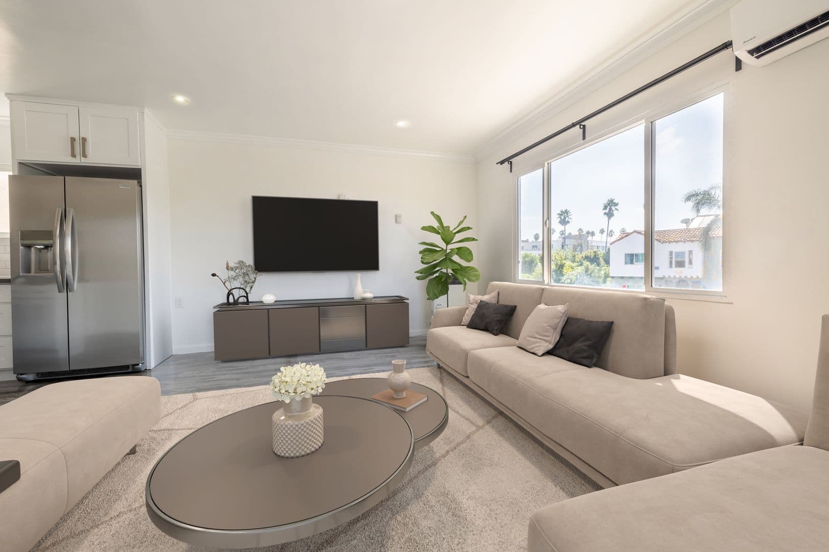 Los Angeles Apartment: 4641-4643 Pickford Street