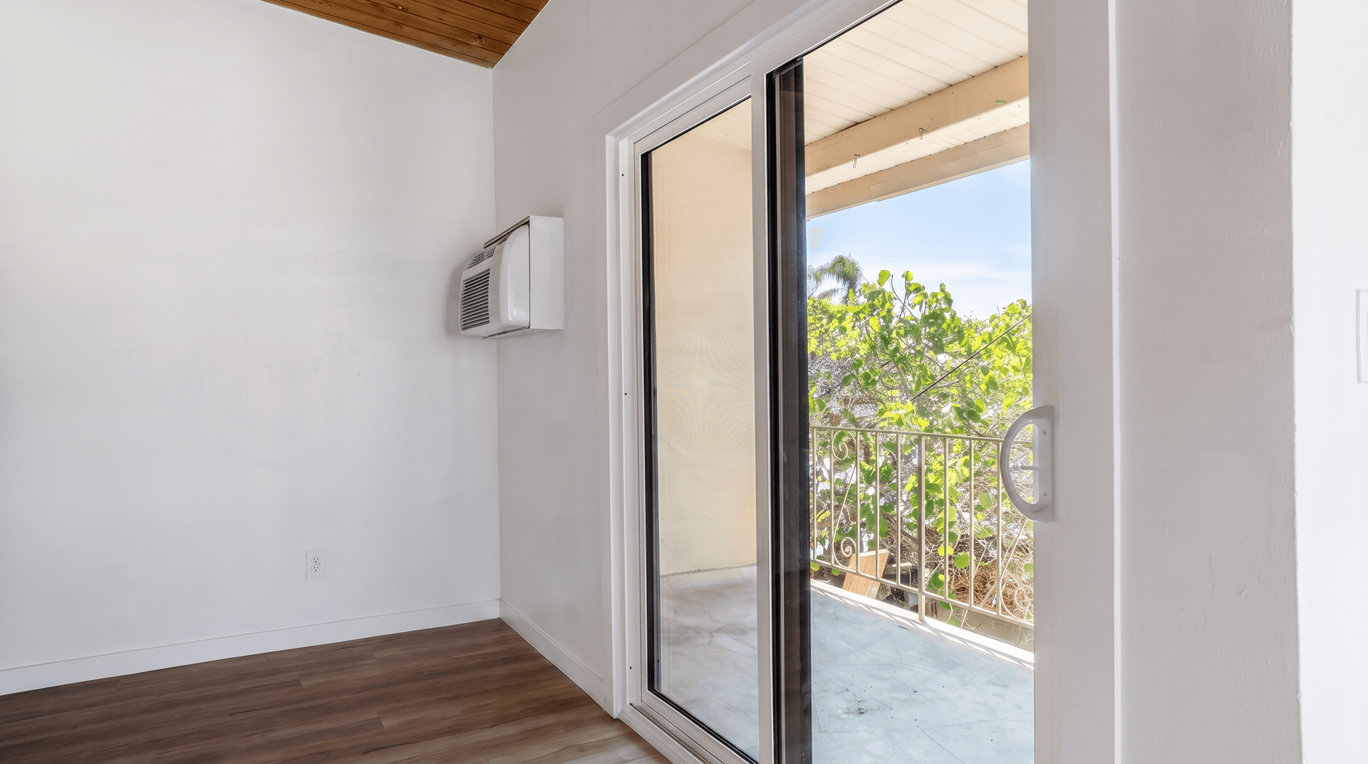 San Diego Apartment: 4480 49th Street