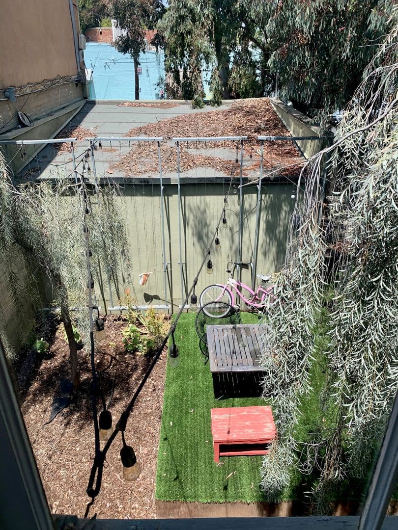 Venice Apartment: 205 Horizon Avenue