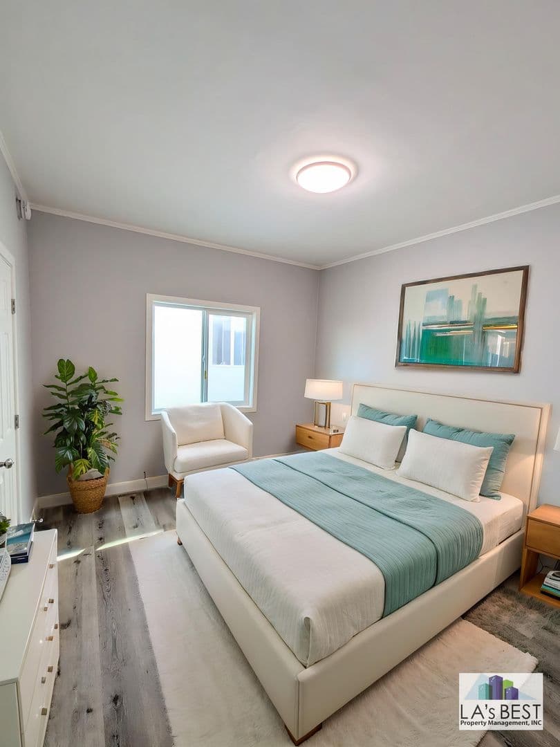 Los Angeles Apartment: 1517 W. 12th Place
