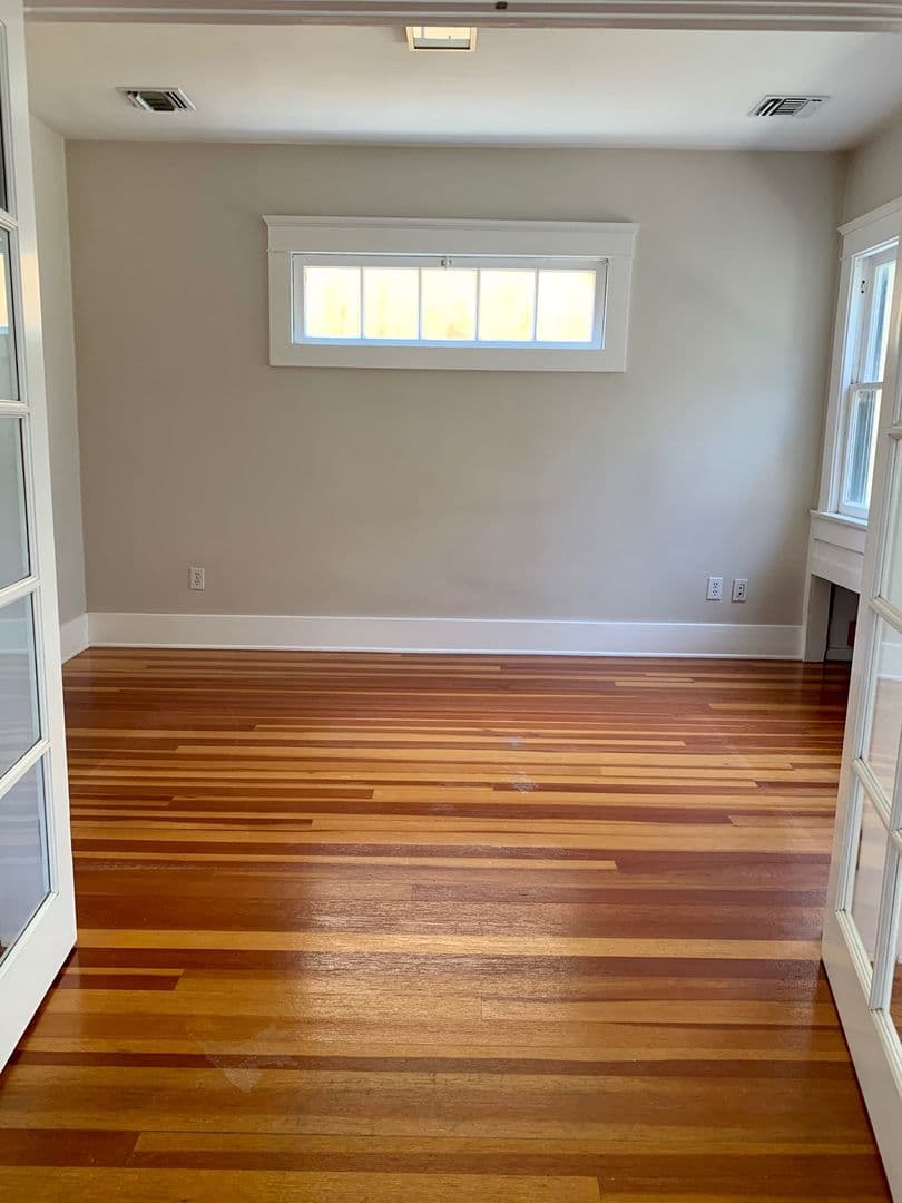 Venice Apartment: 205 Horizon Avenue