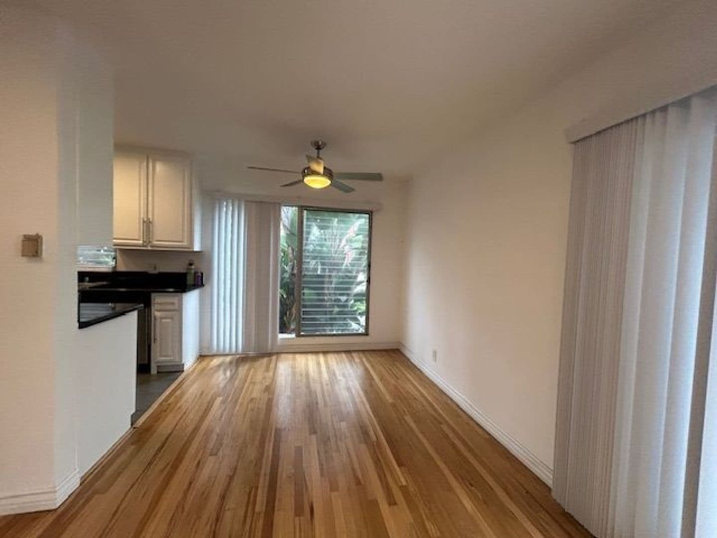 Santa Monica Apartment: 943 5th Street