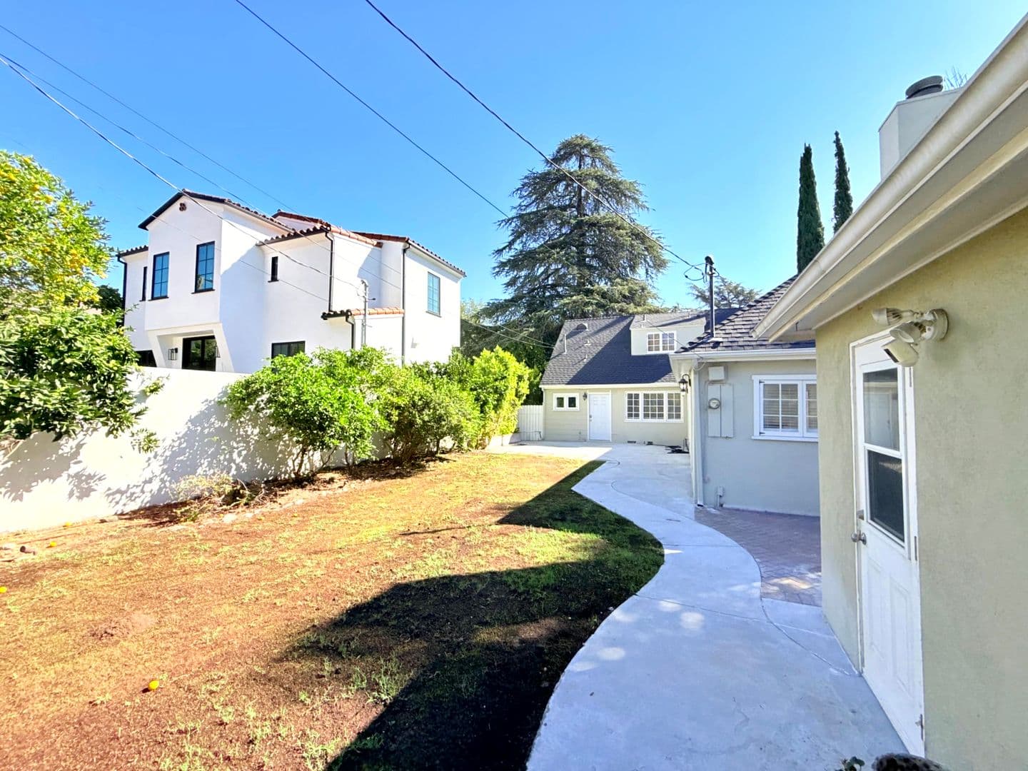 Glendale House: 1915 Canada Boulevard