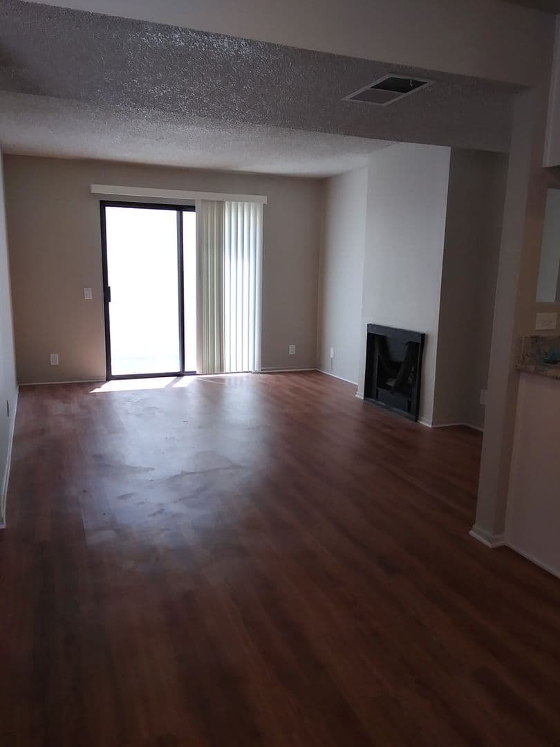 Santa Clarita Apartment: 17740 Scherzinger Lane