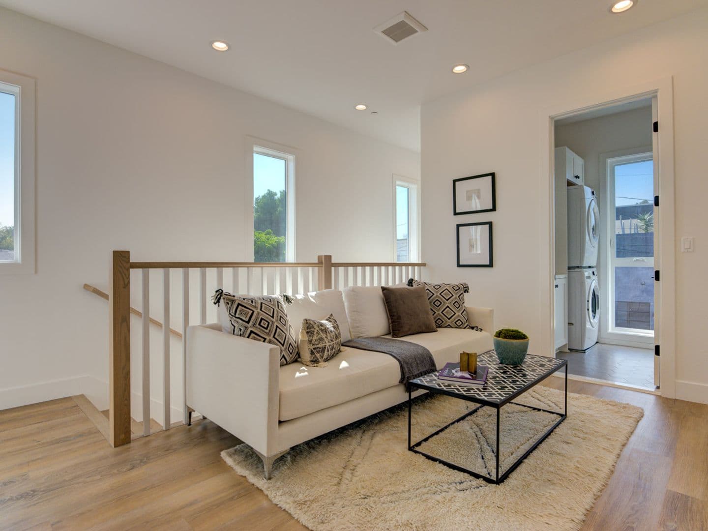 Los Angeles Townhome: 6016 - 6018 Comey Ave