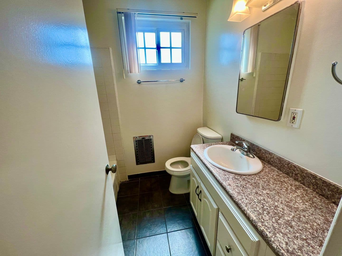 West Hollywood Apartment: 8130 Norton Ave