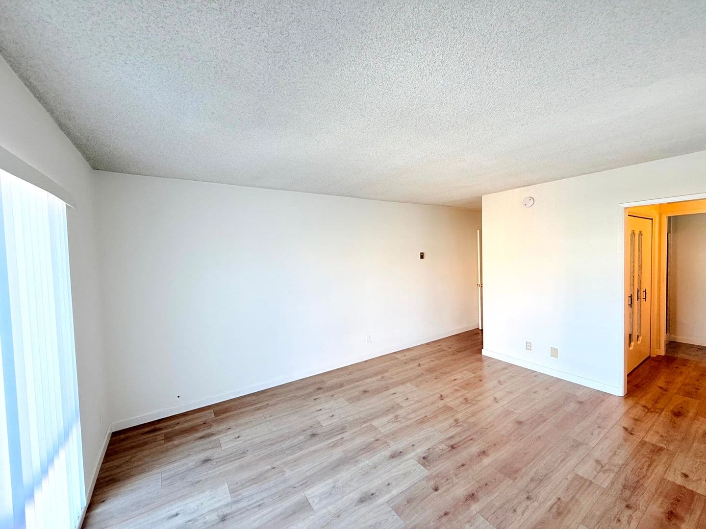 Los Angeles Apartment: 1275 Barry Avenue