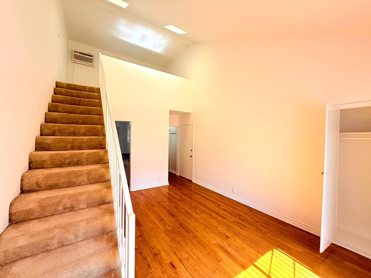 Los Angeles Apartment: 6200-6206 Fountain Avenue