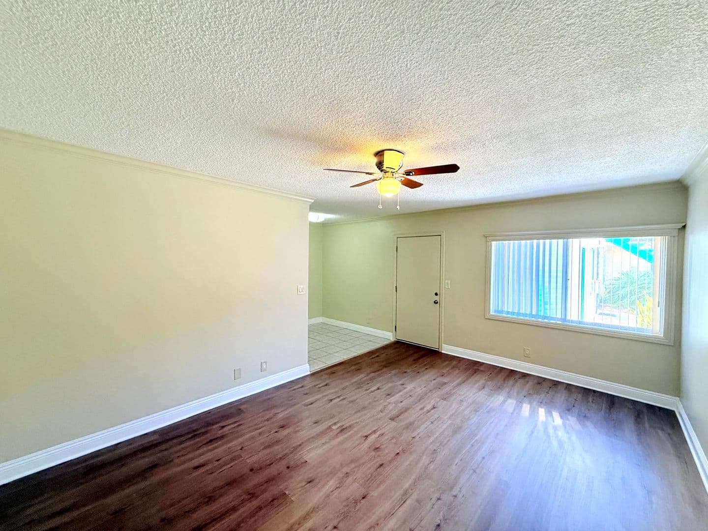 Inglewood Apartment: 925 Enterprise Avenue