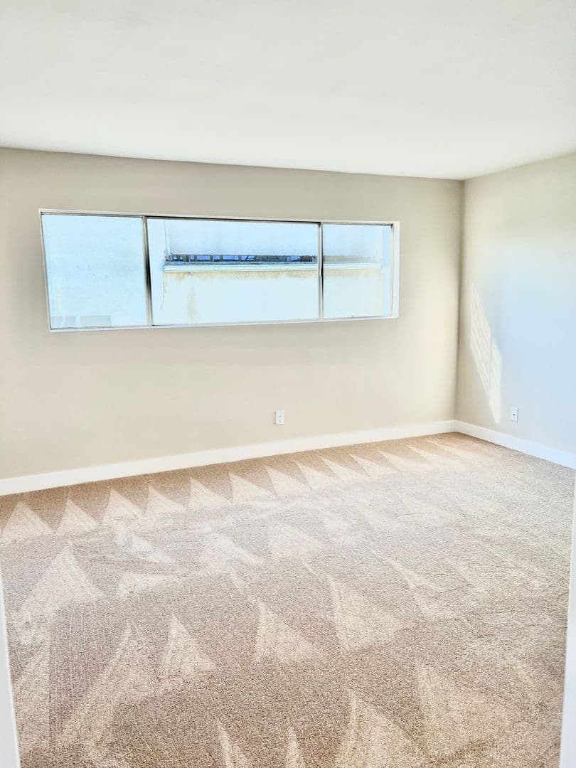 Sherman Oaks Apartment: 4647 Vista Del Monte