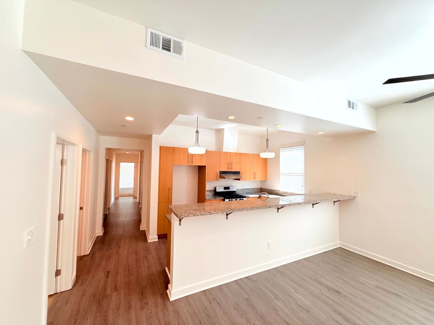 Van Nuys Apartment: 6428 Woodley Avenue