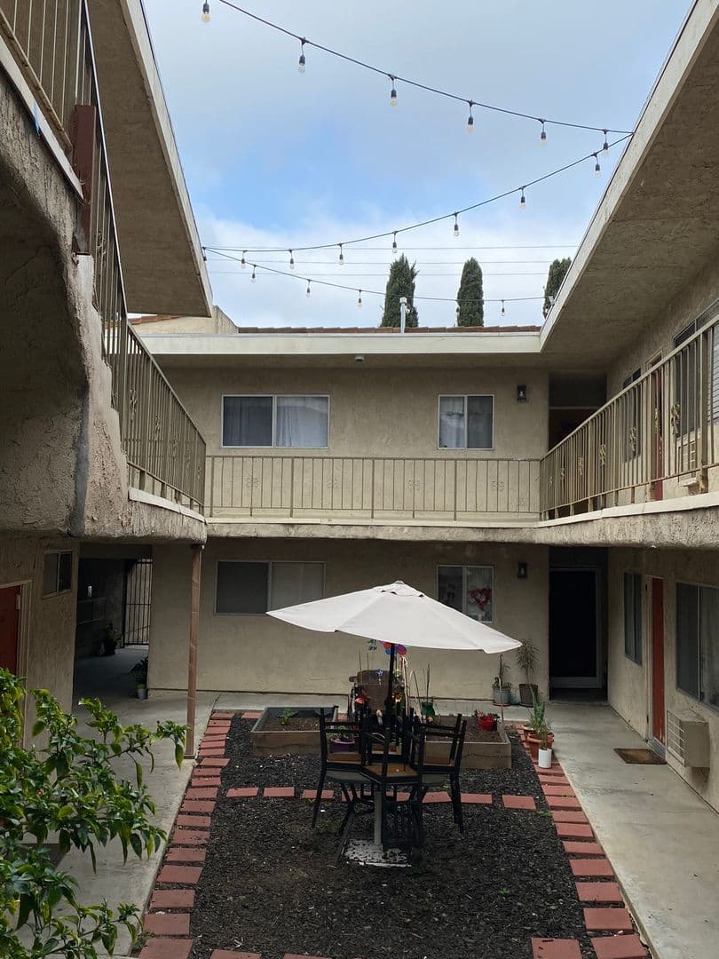 Los Angeles Apartment: 2227 W. Avenue 33