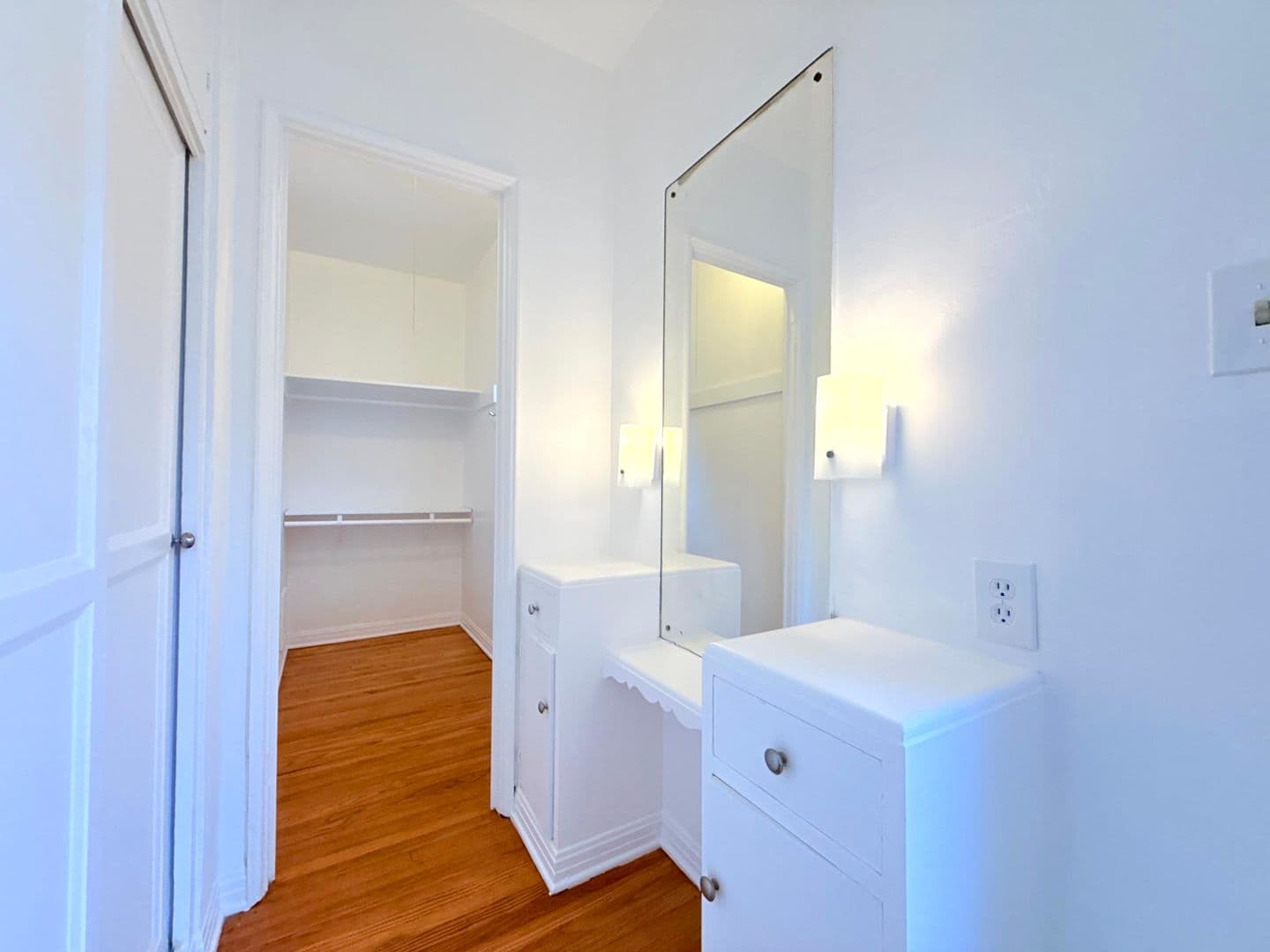 Los Angeles Apartment: 3919 W. 8th Street