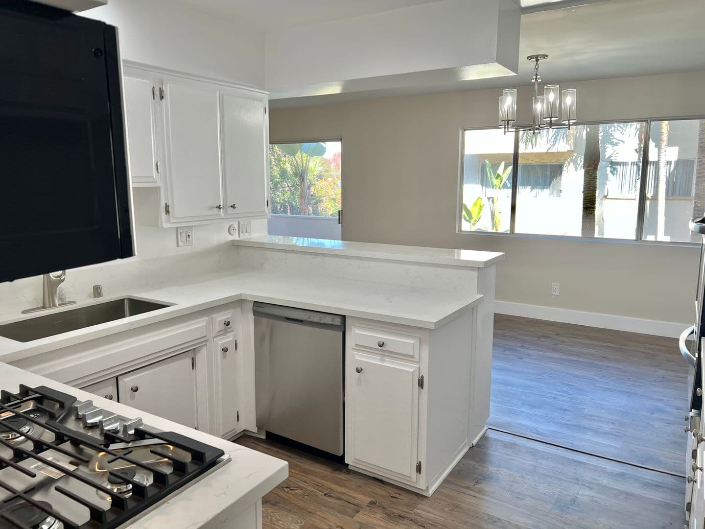 Sherman Oaks Apartment: 4647 Vista Del Monte