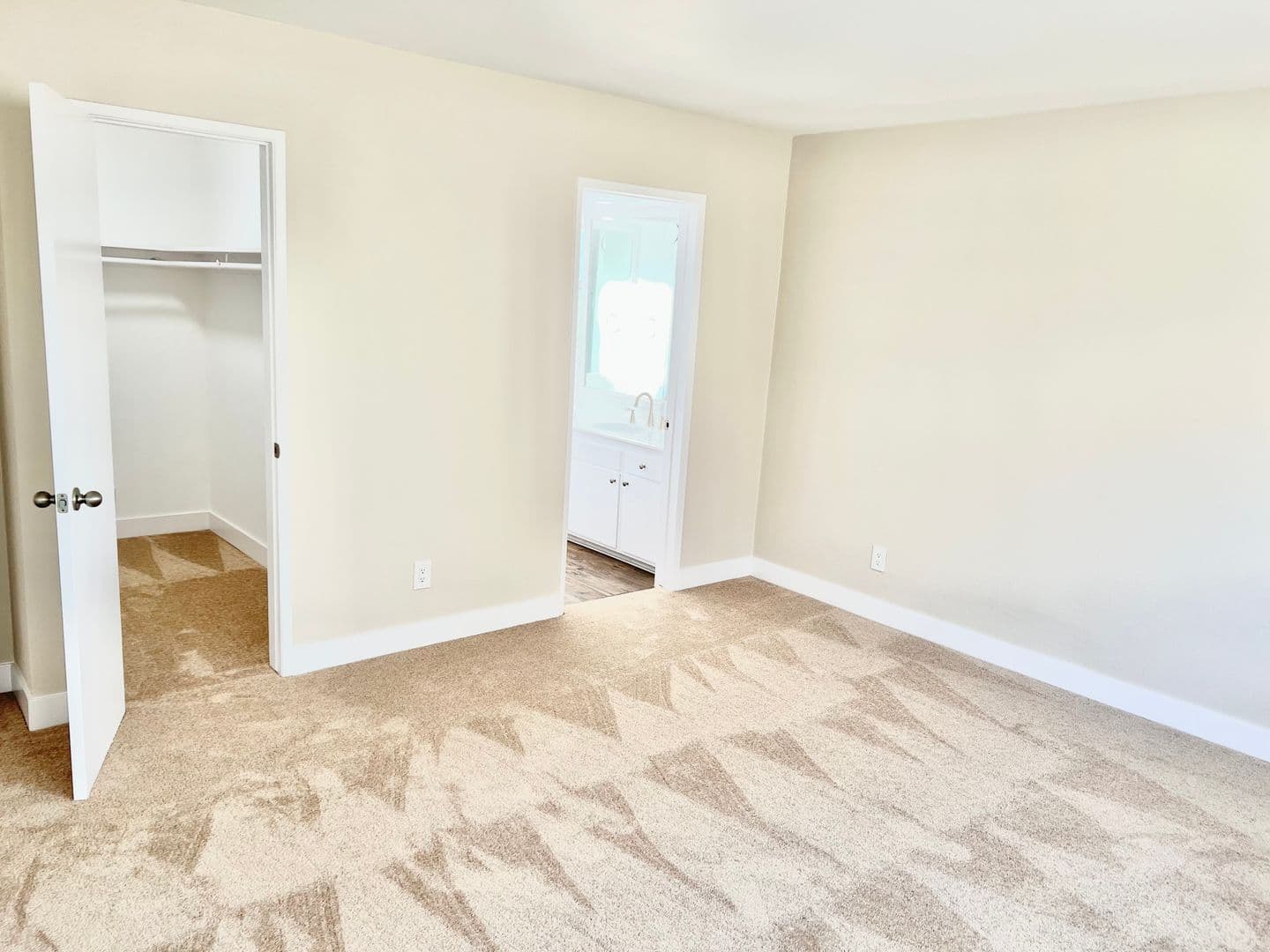 Sherman Oaks Apartment: 4647 Vista Del Monte
