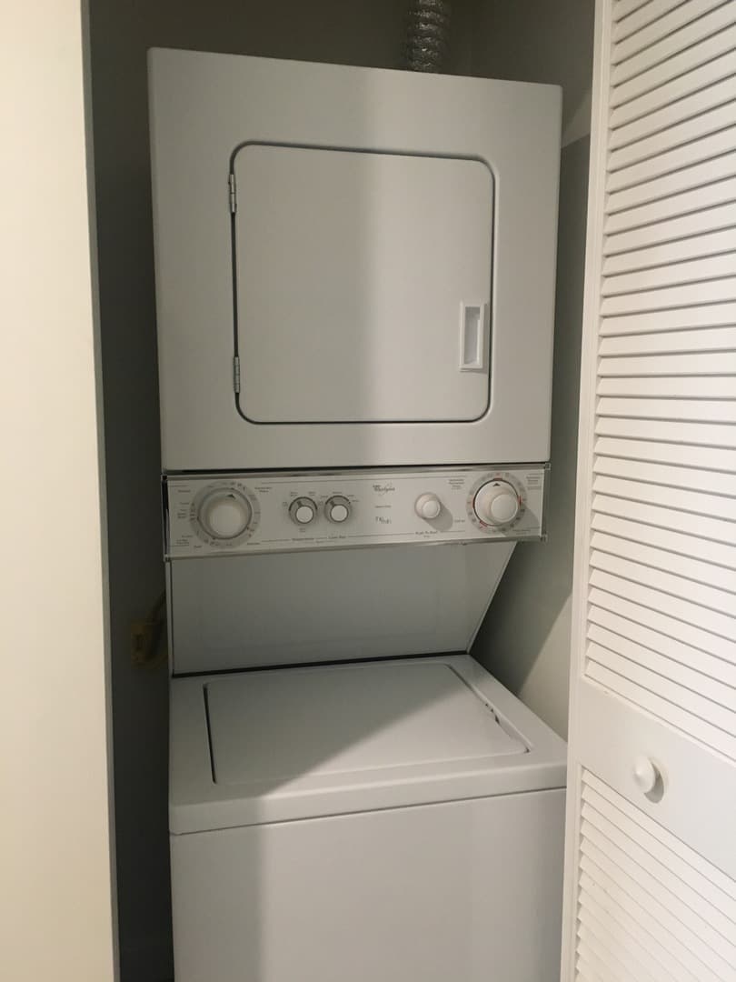 Canoga Park Apartment: 6816 Independence Ave