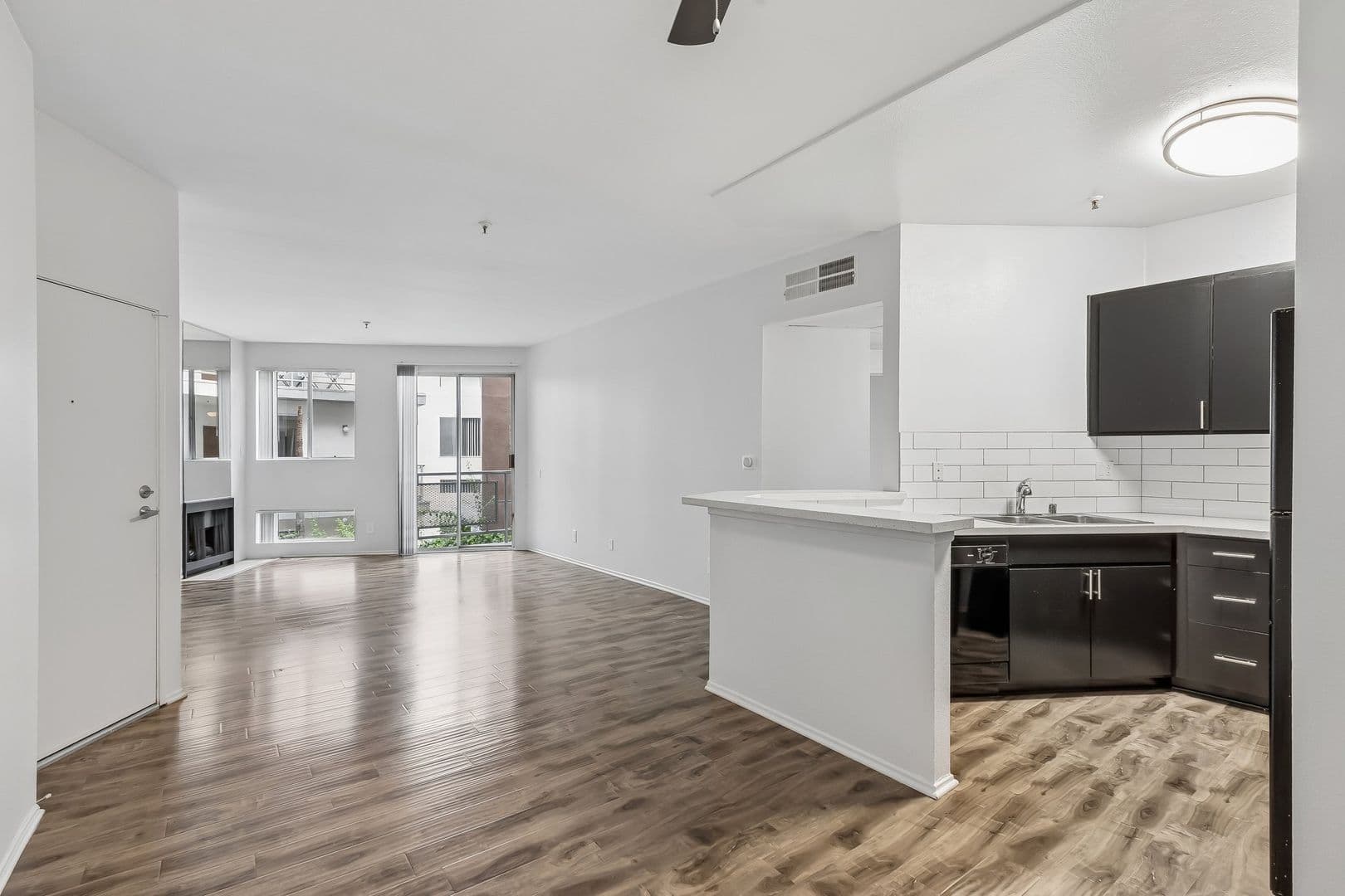 Los Angeles Apartment: 1443 N. Fuller Avenue
